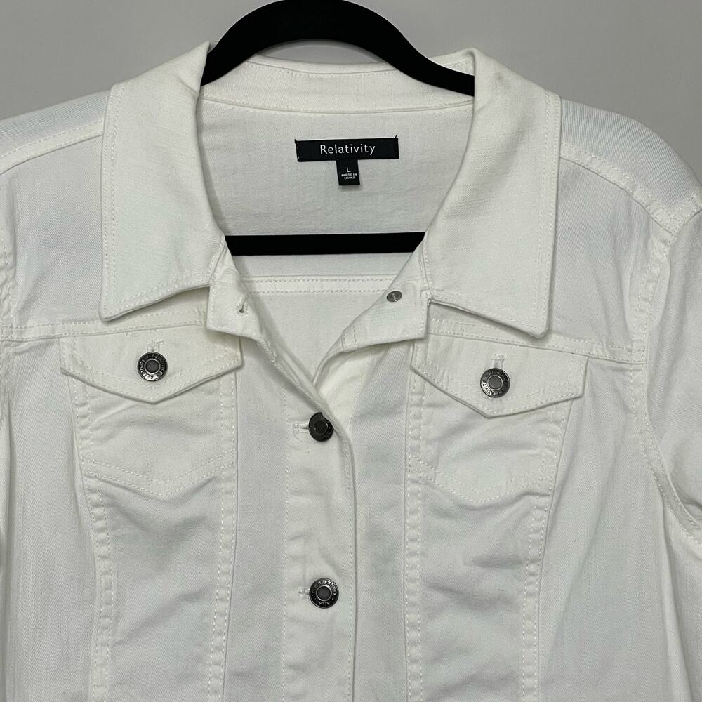 Relativity Denim Jean Jacket Button Down Long Sleeve Breast Pockets White L NWT - Picture 3 of 10